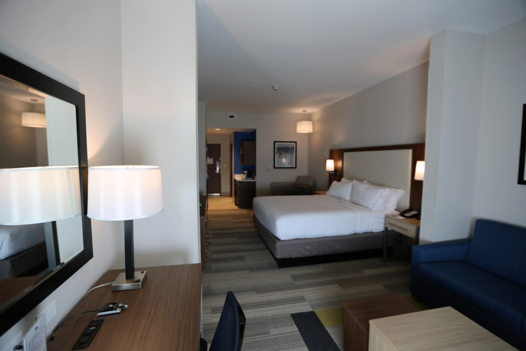 Holiday Inn Express & Suites Houston NW - Hwy 290 Cypress by IHG