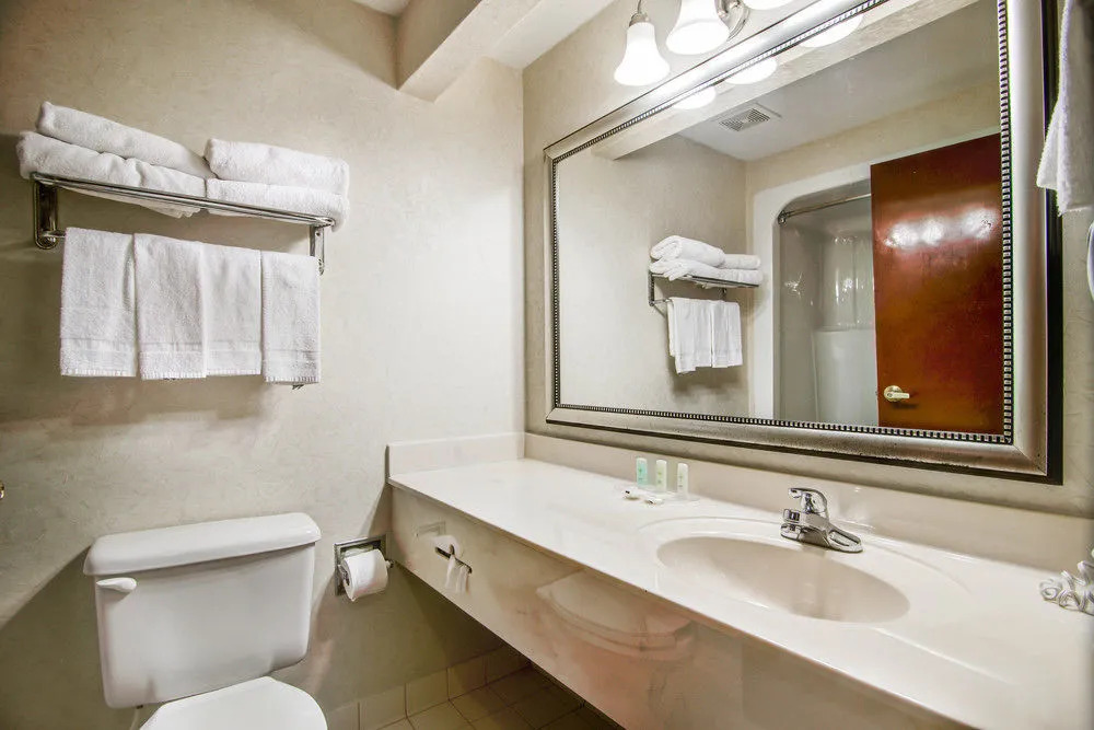 Comfort Suites