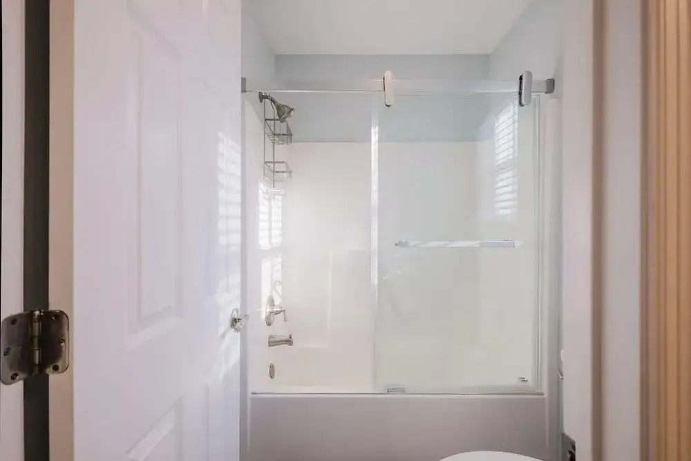 Coastal Quarters in Bluffton - Dog Friendly! Bluffton Park Lowcountry Charmer