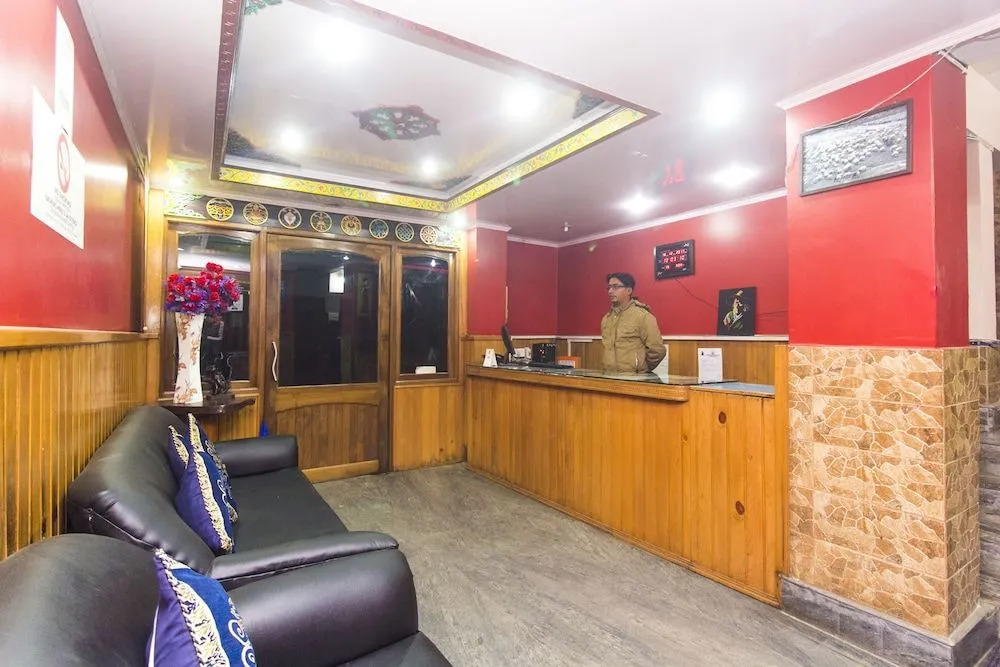 OYO 10883 Pema Thang Residency
