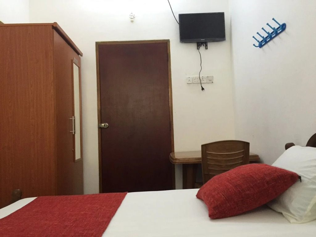 Yaarl Holiday Inn