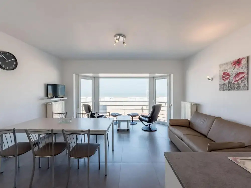 Apartment on Sea Wall With Stunning Views