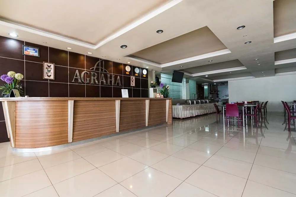 Reddoorz Plus Near Karebosi Area 3