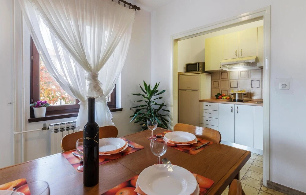 Stunning Apartment in Umag With Wifi