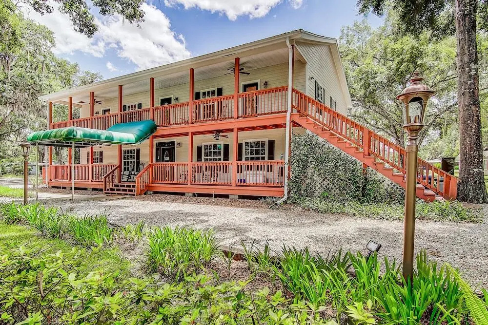 The Chassahowitzka Hotel