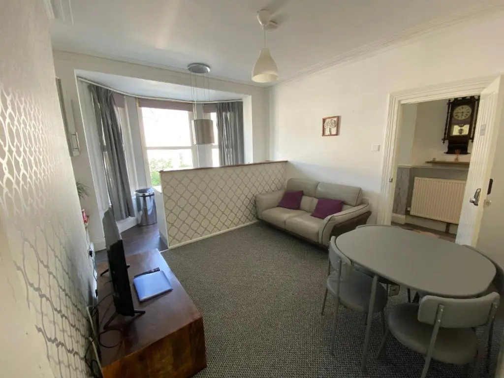 The Walnut Suite Lovely One Bedroom Flat in Stoke.