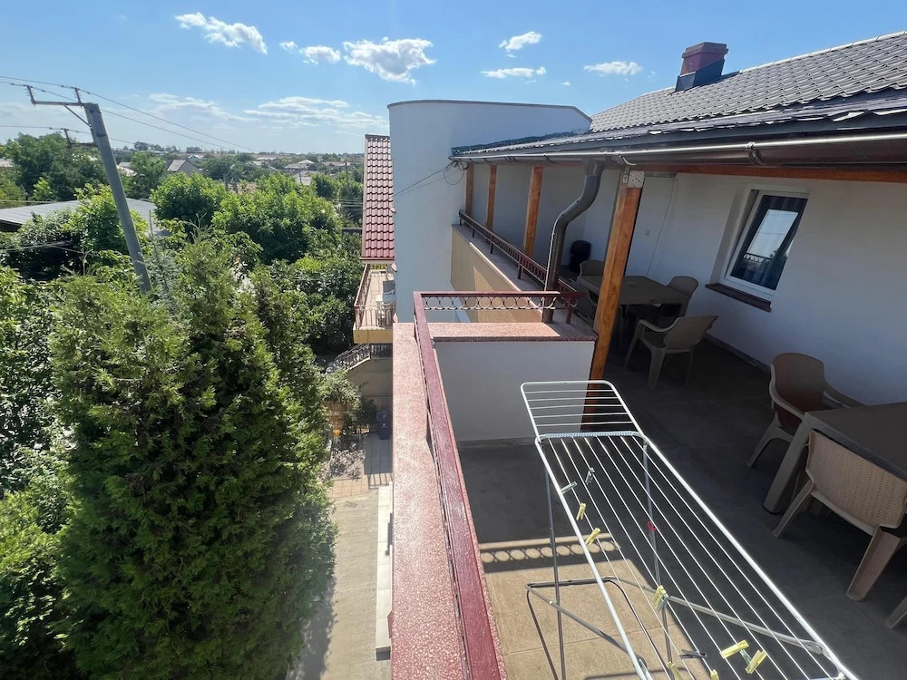Serenity Apartments and Studios