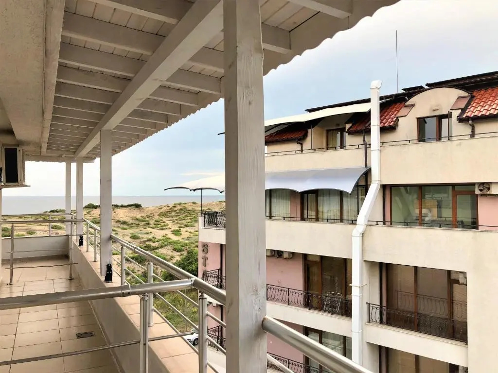 802, spacy apm with sea view.