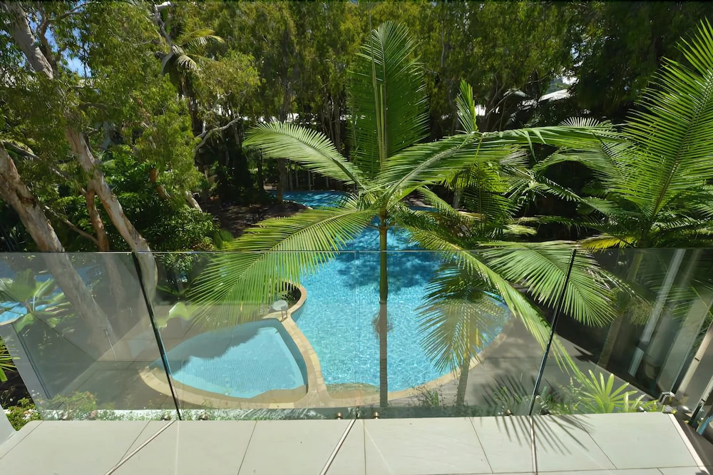 Elysium Private Apartments at The Drift Resort