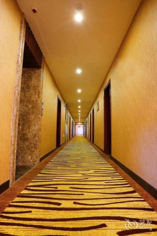 Evergreen hotel Qingdao (original xing fu lai business hotel)(青岛长荣酒店)
