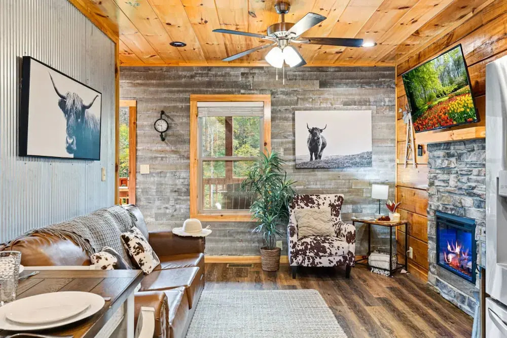 Rustic Mountain Retreat by Ghosal Luxury Lodging