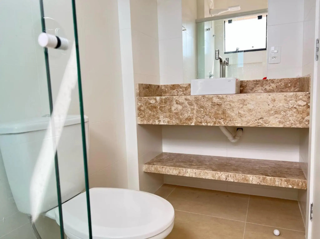 Encanto de apartamento, novo! A 290 metros da praia do Canto Grande!