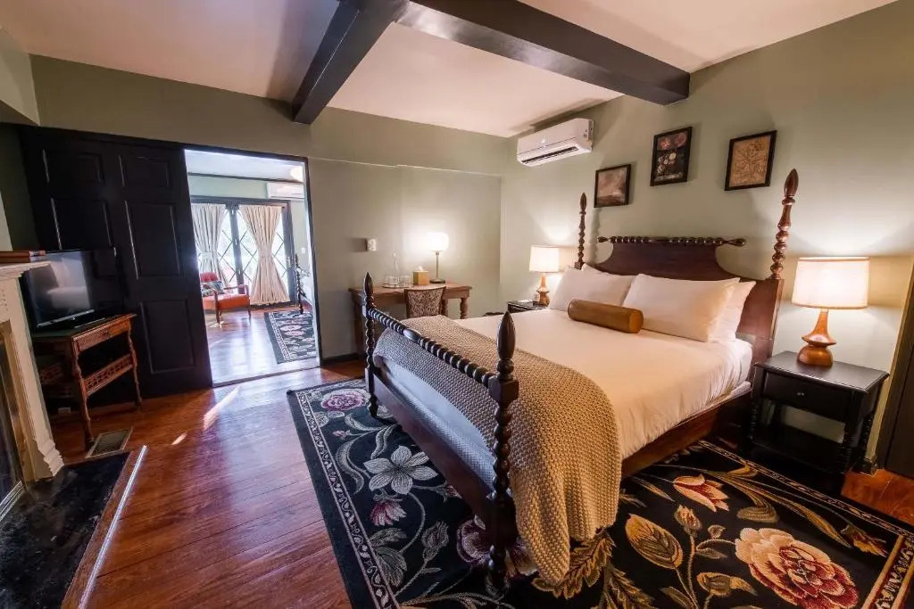 Hideaway Inn Lenox