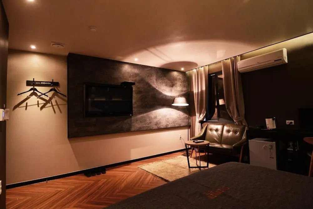 Busan Deokcheon 2heaven Hotel