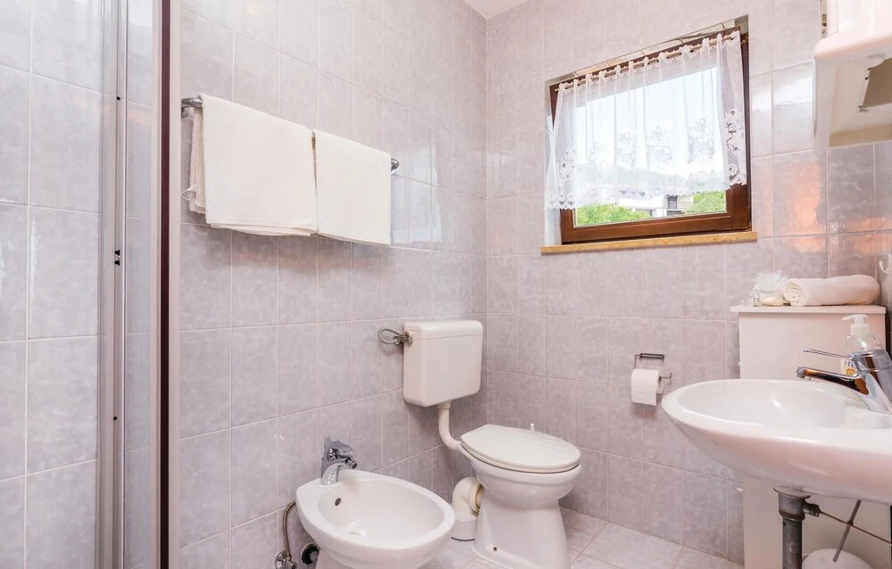 5 Bedroom Amazing Home In Klenovica