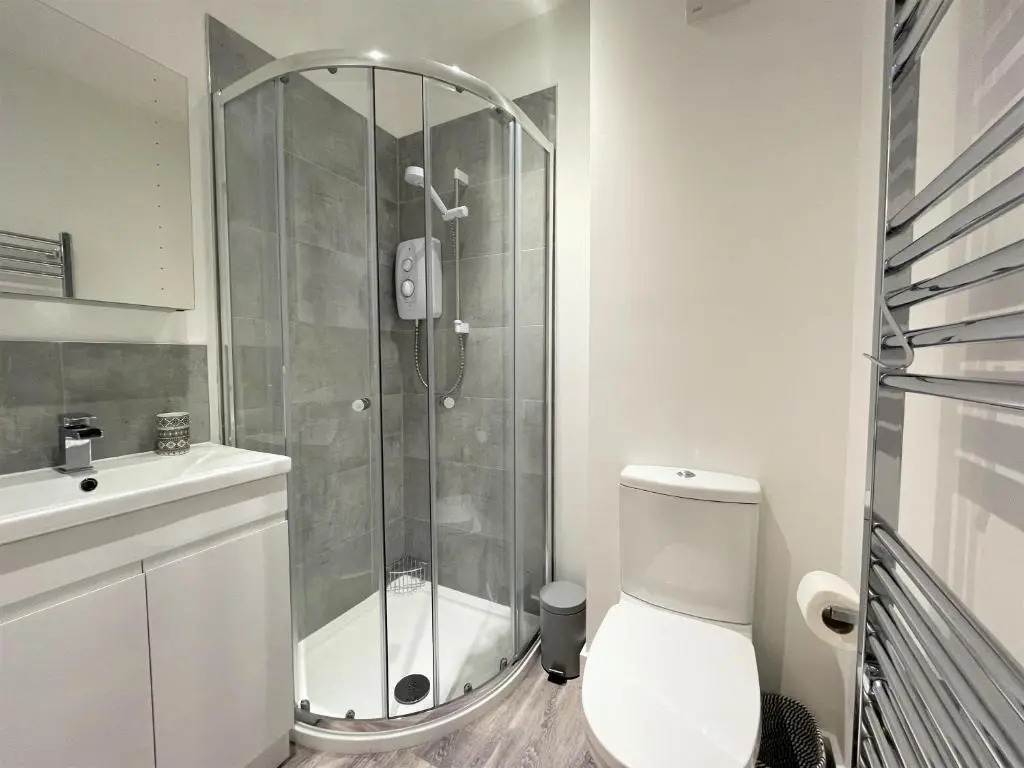 Modern 2 Bed Apt Centre of Penzance, Lift Access
