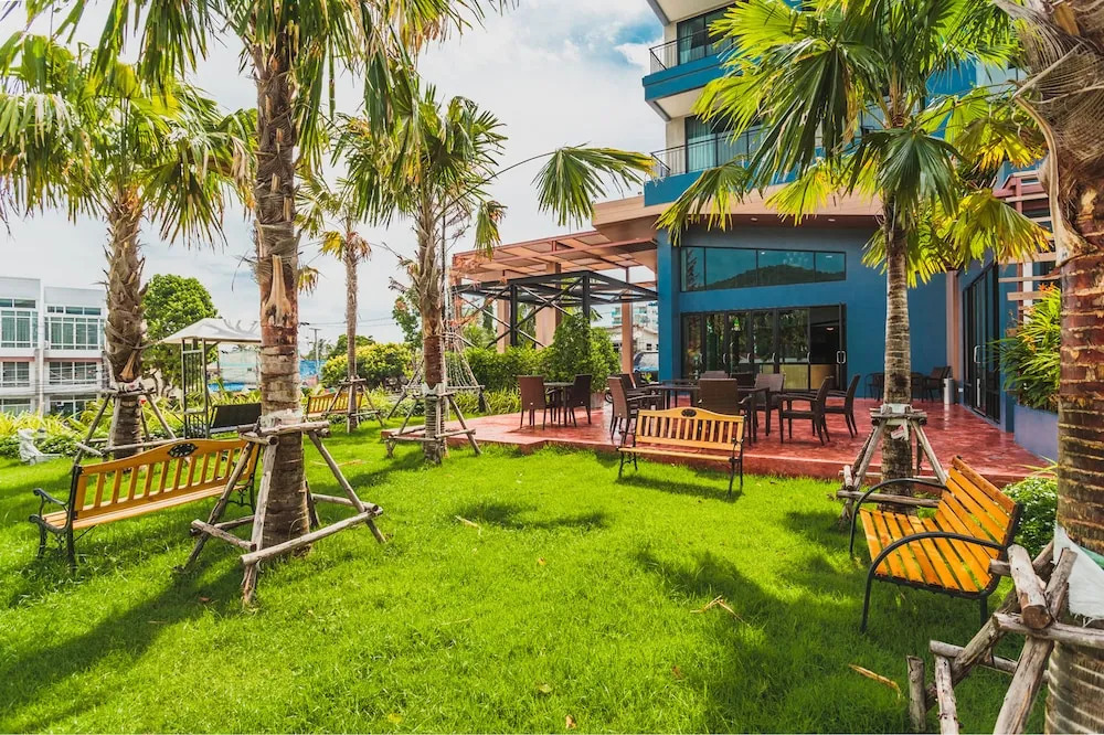 Condo in Nai Harn in ReLife 15-132-301
