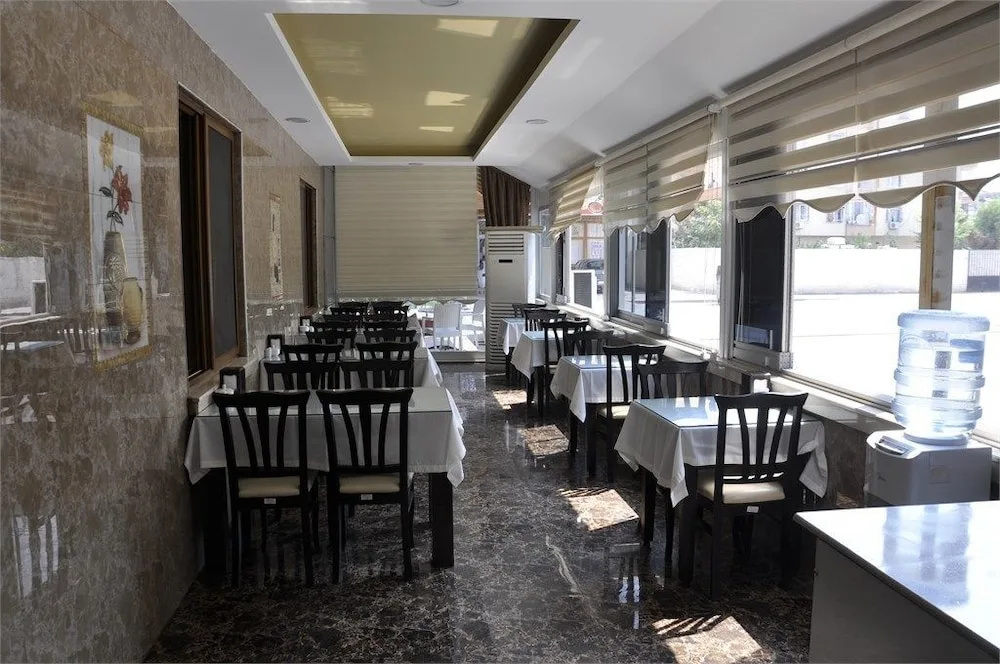 Ugur Hotel
