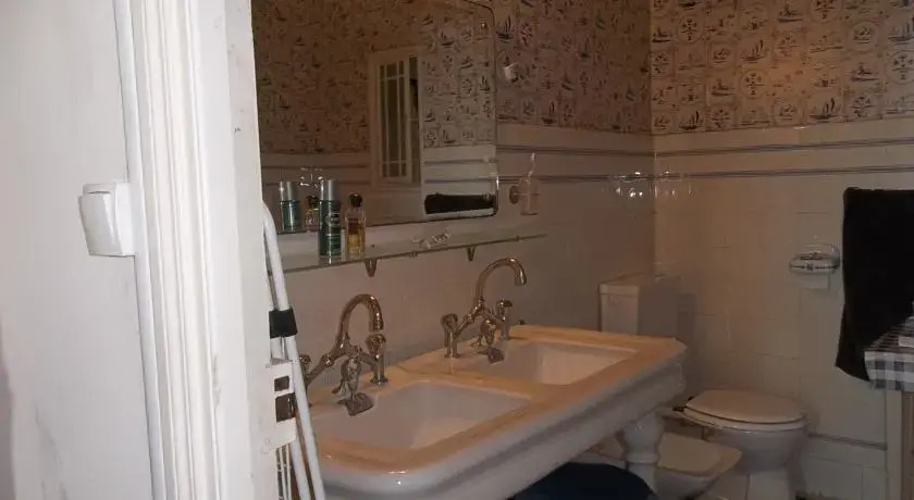 French Booking Cannes Chateau