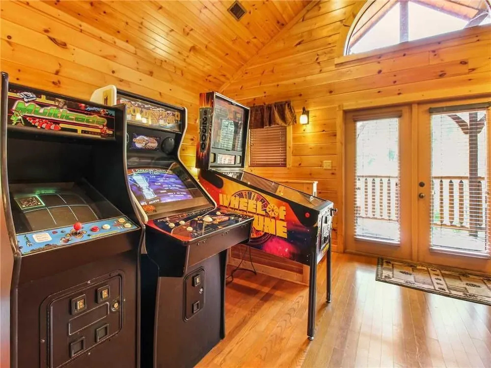 Big Sky Lodge II - Seven Bedroom Cabin