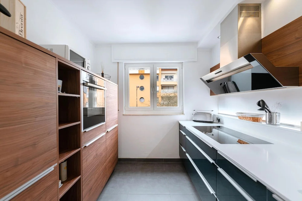 Stylish Open 1BR Apt in Cents w Balcony