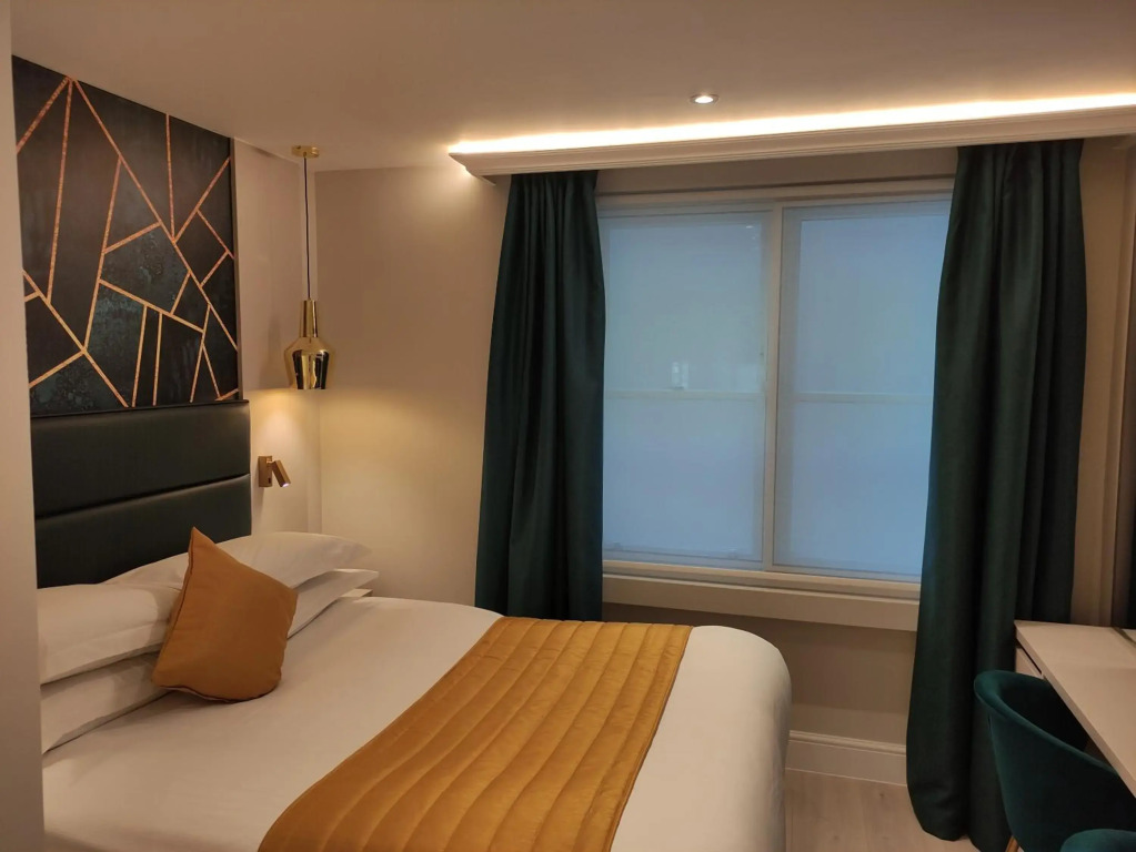Отель NOX Kensington