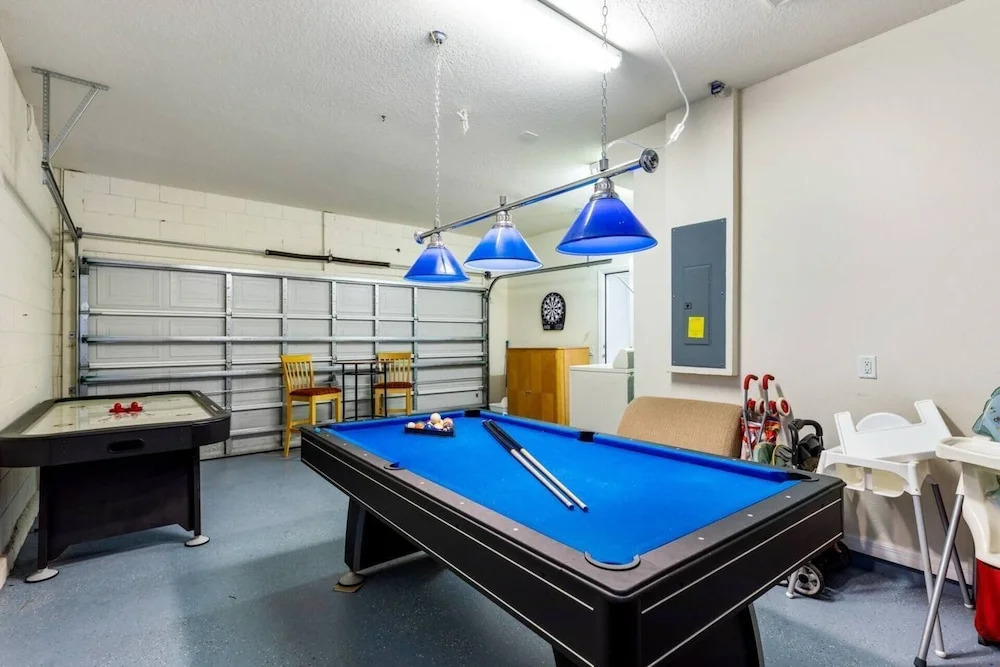 Gorgeous Davenport 5 Bed Villa with Pool Hot Tub