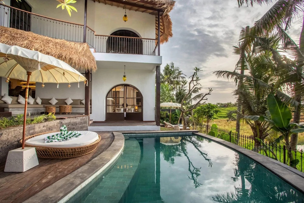 Tropical Private Villa, 3 BR, Canggu Ricefield View