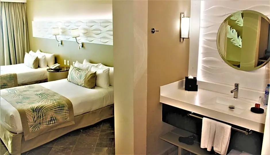 Номер Superior oceanfront в Krystal Grand Cancun