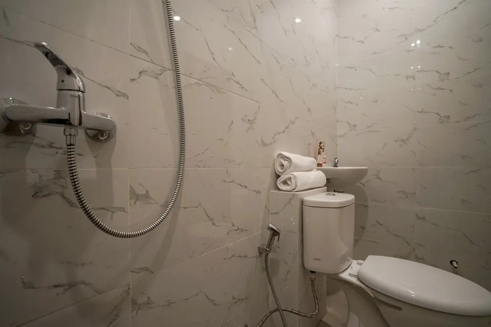 OYO 1270 Residence 8