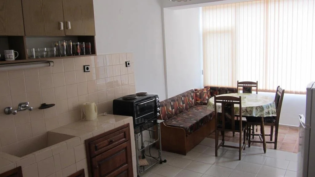 Mavrova Guest House