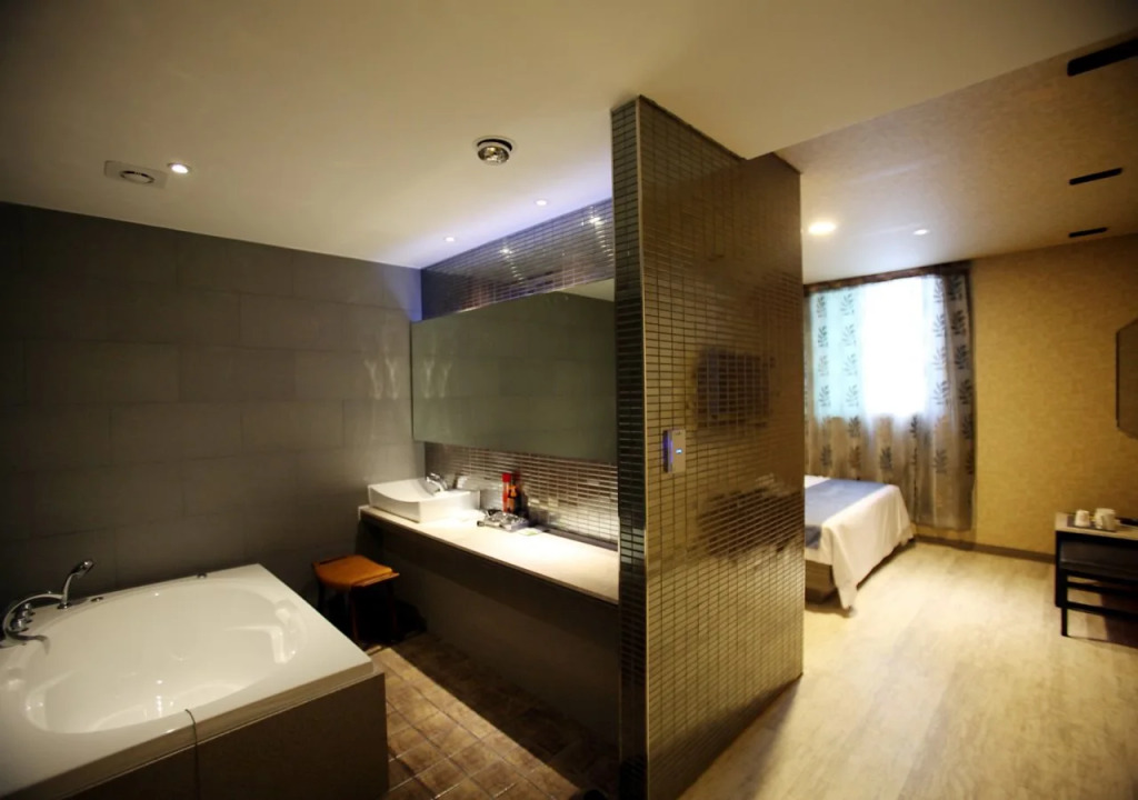 Yeongju Hotel