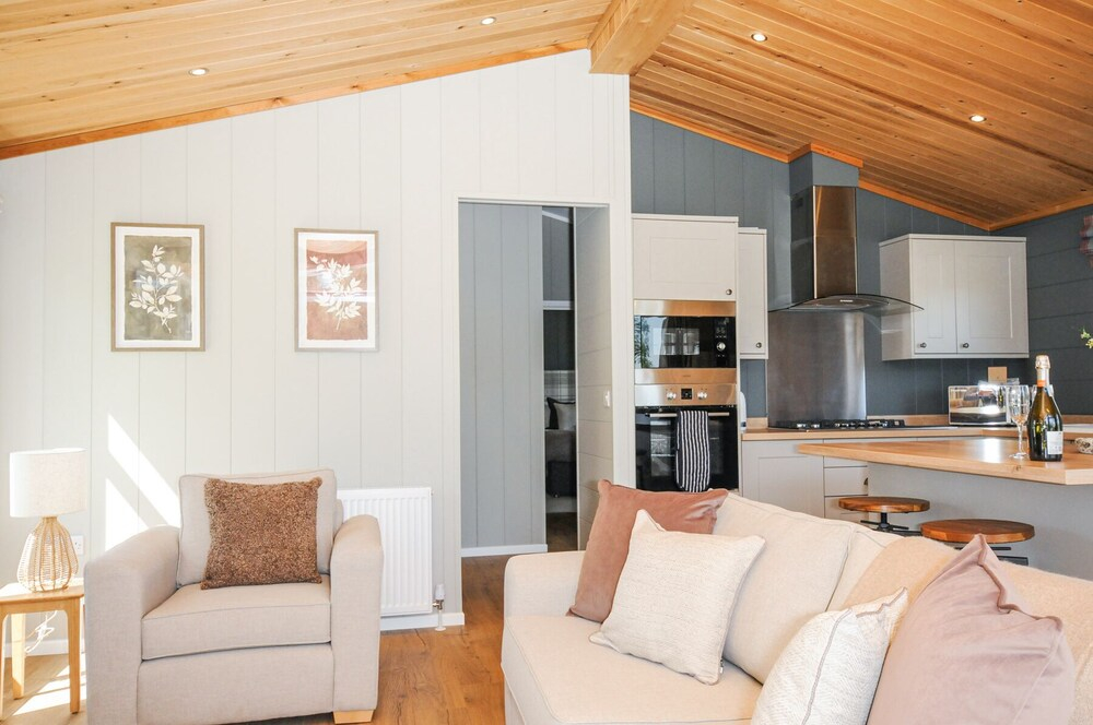 17 Meadow Retreat