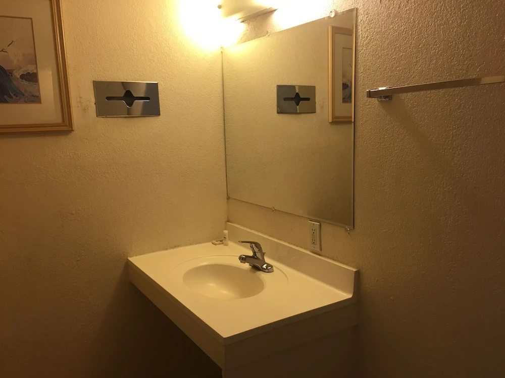 Parkway Inn
