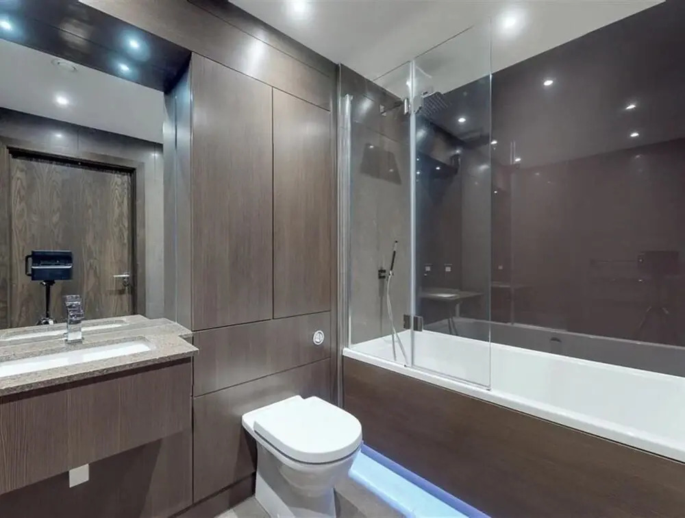 LUXURY Apartment Next to London RAF Museum
