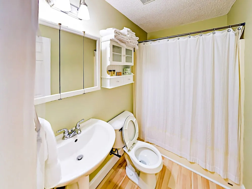 25861 Canal Rd Condo Unit 16 by RedAwning