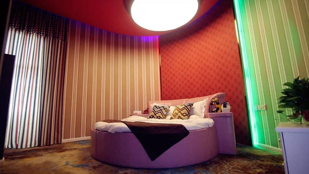 Very Impressed Theme Hotel