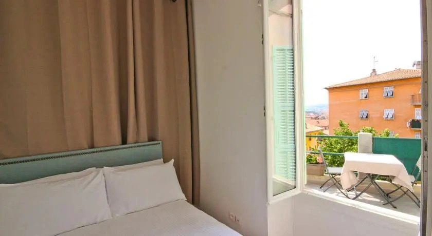 Rare! Terrace with Sea View Apartment, Vieux Nice