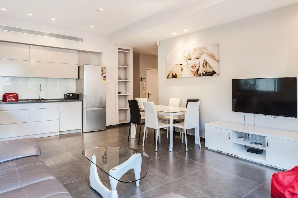 Luxury 3 BR Near the Beach