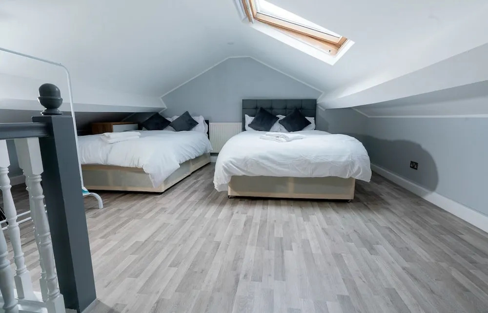 City Centre Modern 4 Person Apartment