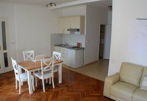 Deluxe Rooms with a terrace view at Old City Gate