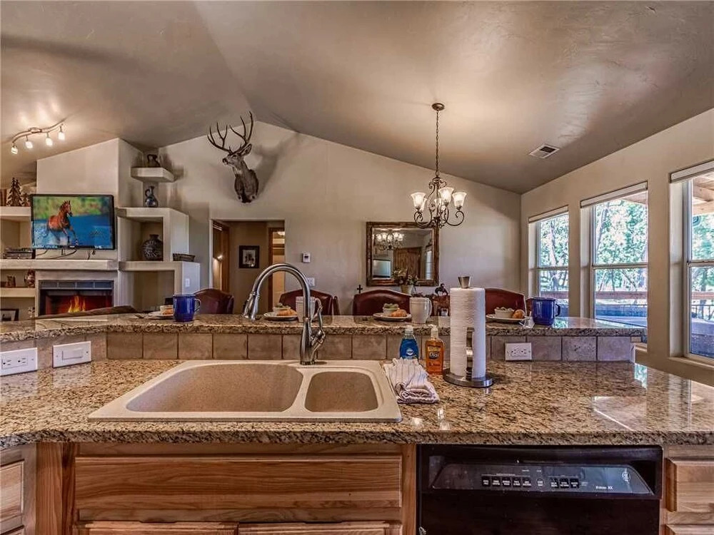 Deer Meadows, 3 Bedrooms, Wifi, Sleeps 8, Gas Grill, Hot Tub