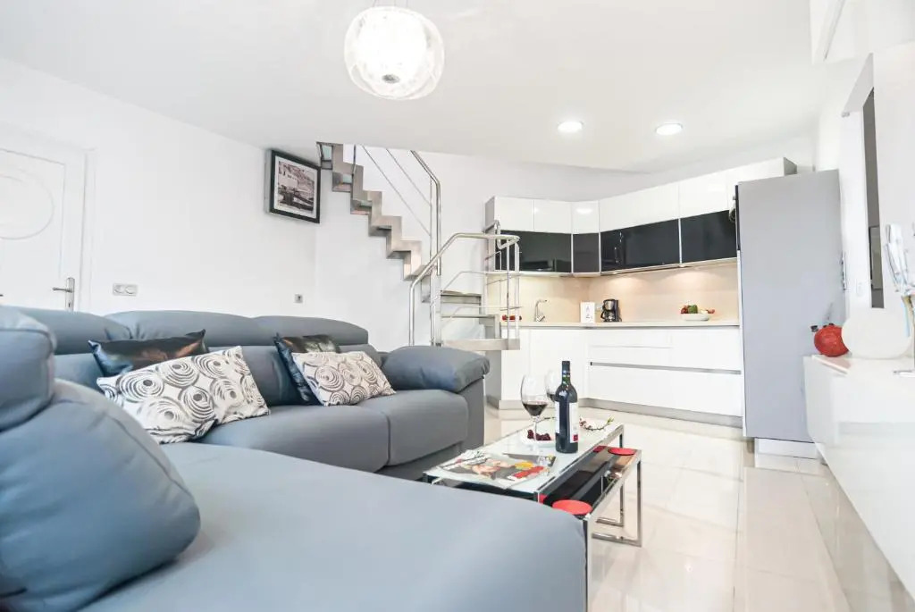 A002 - Apartamento con vistas al mar y al Club Náutico de Moraira