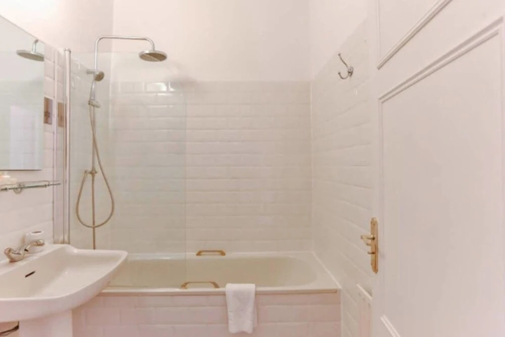 Great Apartment in Beautiful Location!