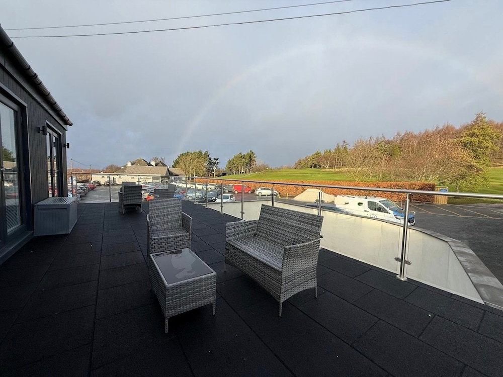 5 Bed House/sleeps10/free Parking/pets/city Centre