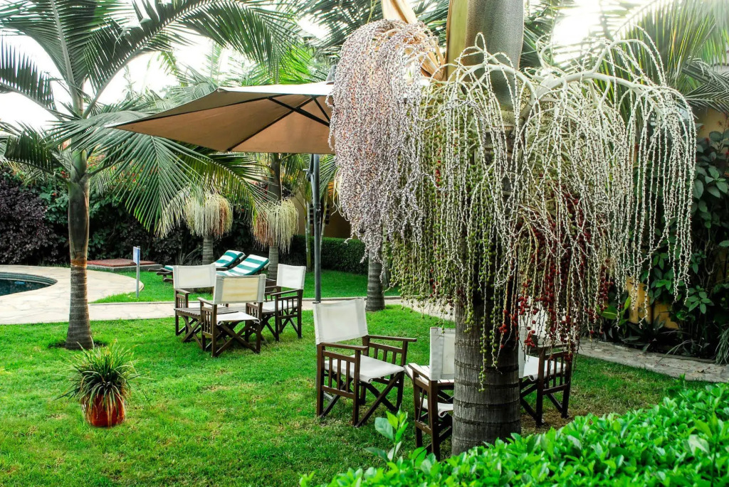 Ahadi Lodge