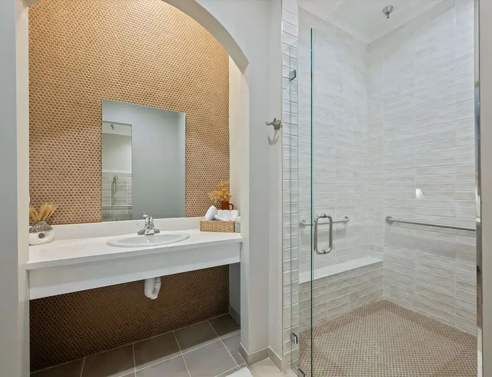 Carters Court Grand Escape