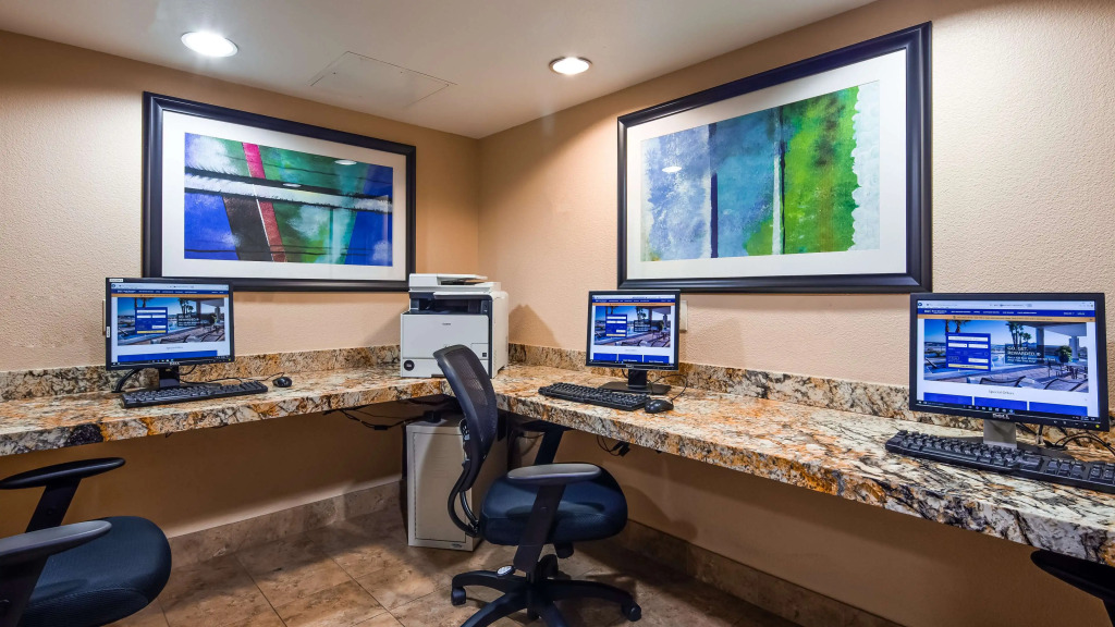 Best Western Plus Casino Royale Center Strip