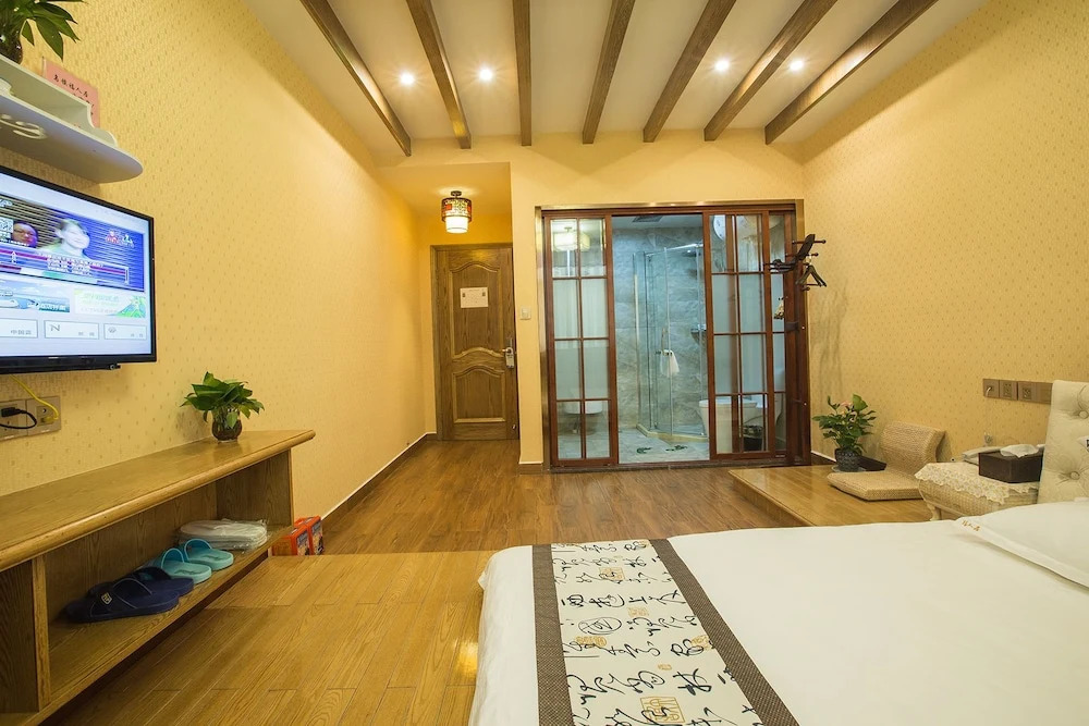 Гостевой дом Wuzhen Furenju Guest House