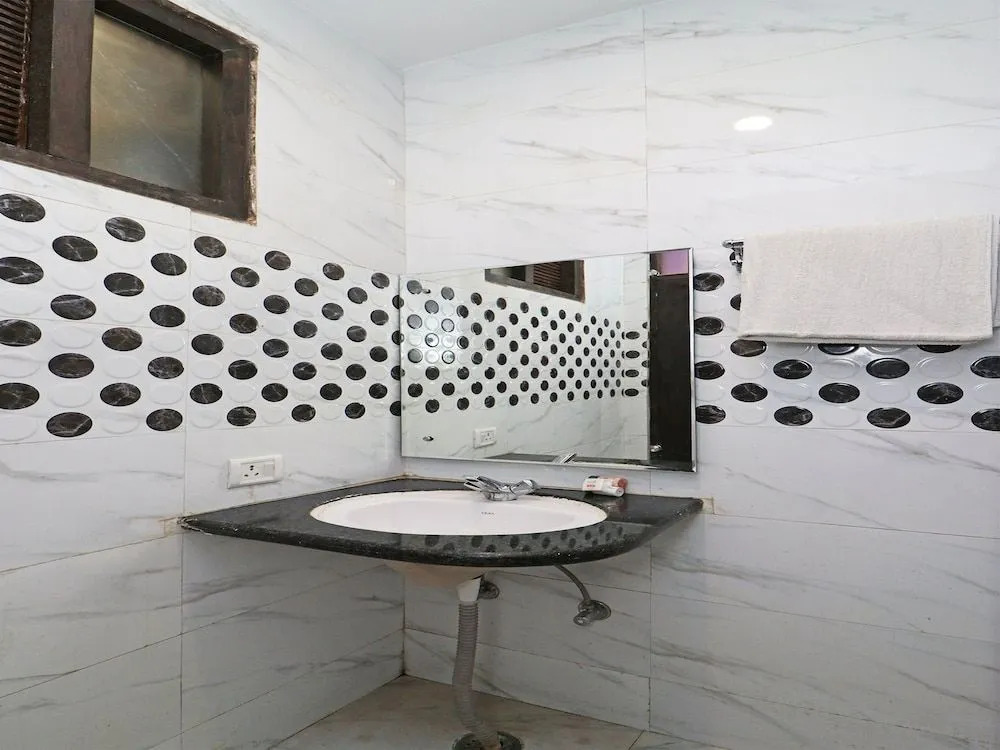 OYO 11426 Hotel Jyoti Residency